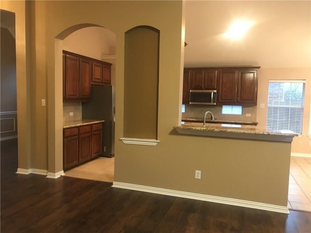 4205 Calloway Dr - Photo 4 of 17