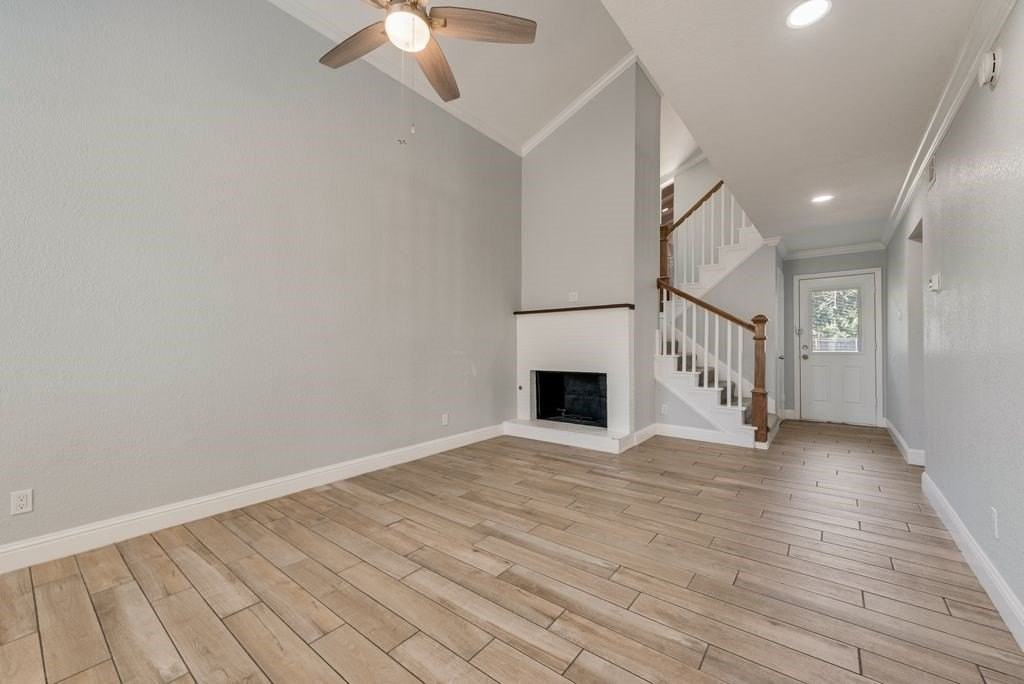 219 W Rochelle Rd - Photo 4 of 29