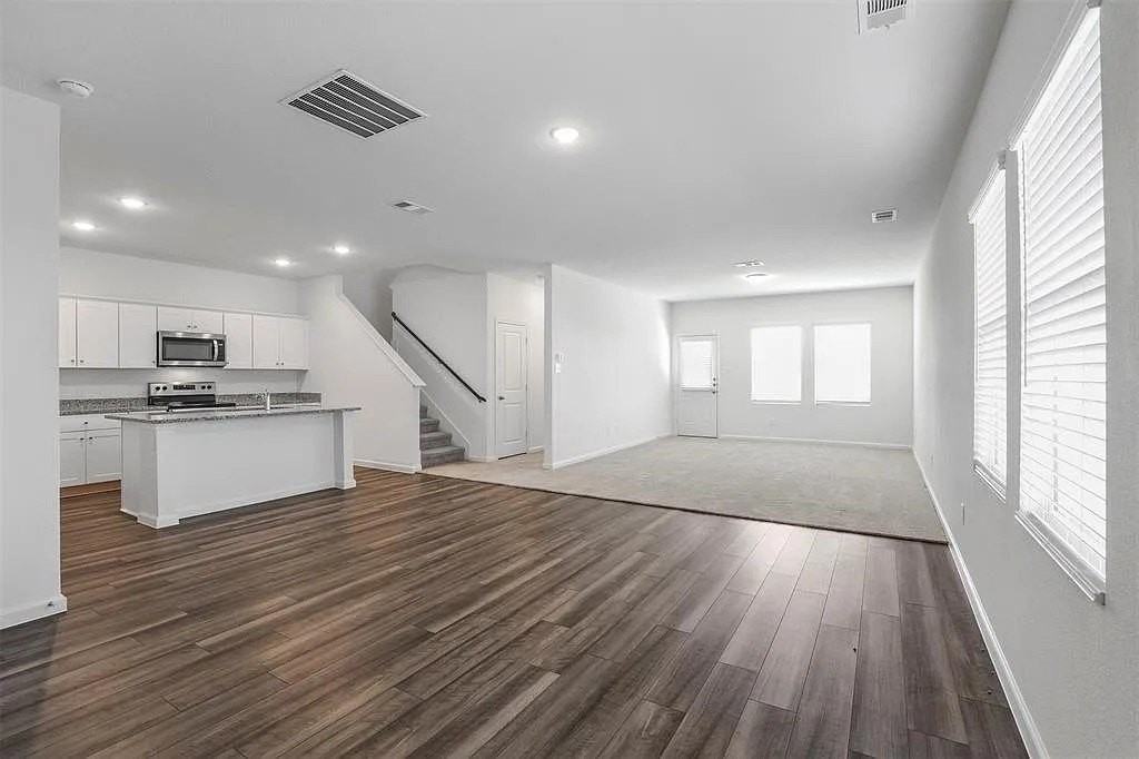 1803 Chapel Hill Rd - Photo 4 of 21
