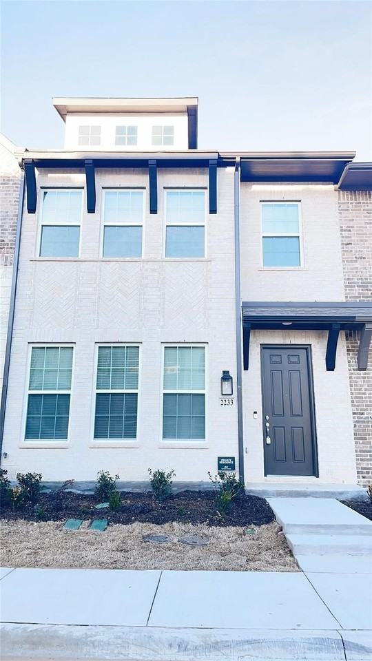 2233 Adena Springs Dr