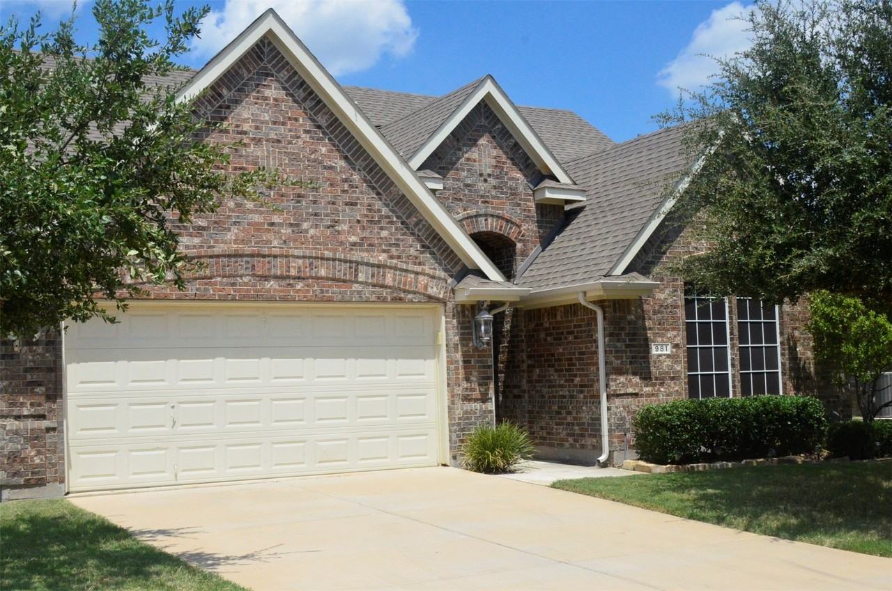 981 Crockett Dr
