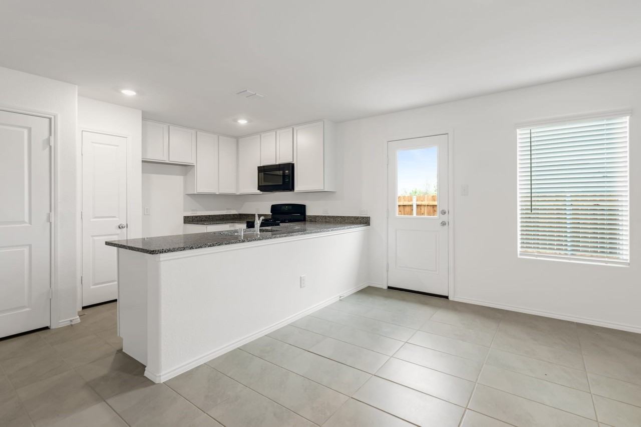 7109 Gray Wolf Ln - Photo 5 of 27