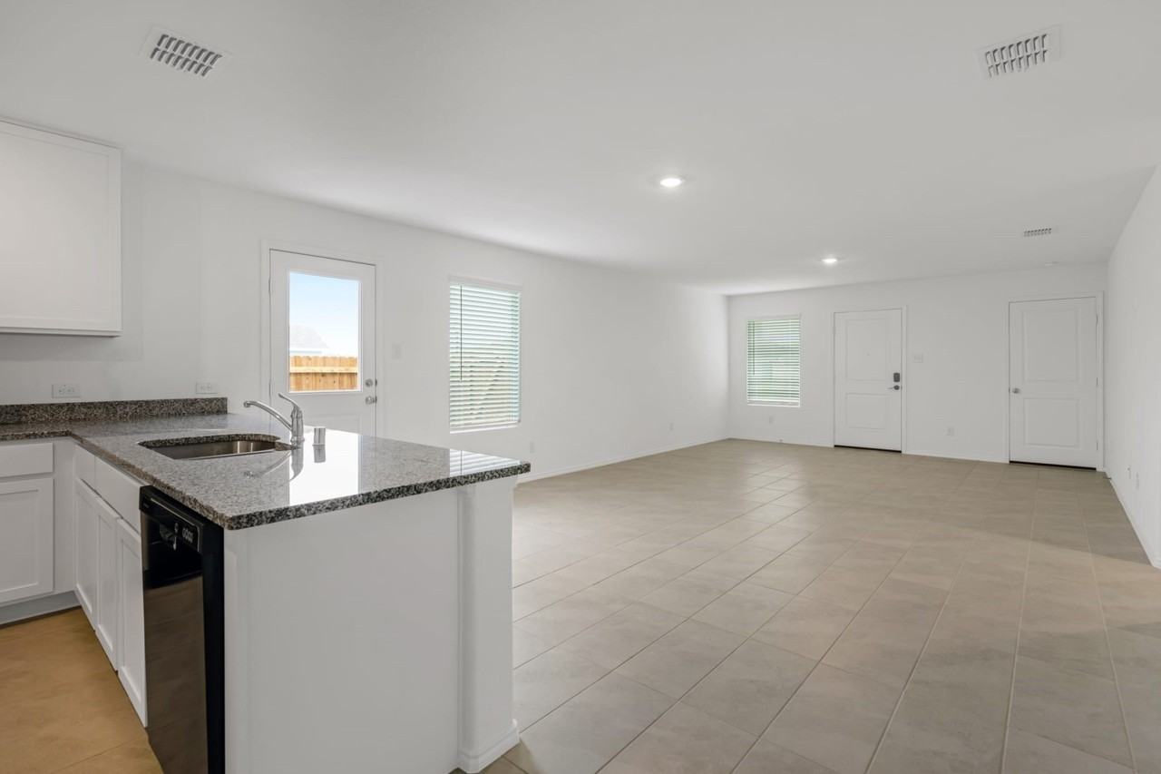 7109 Gray Wolf Ln - Photo 7 of 27