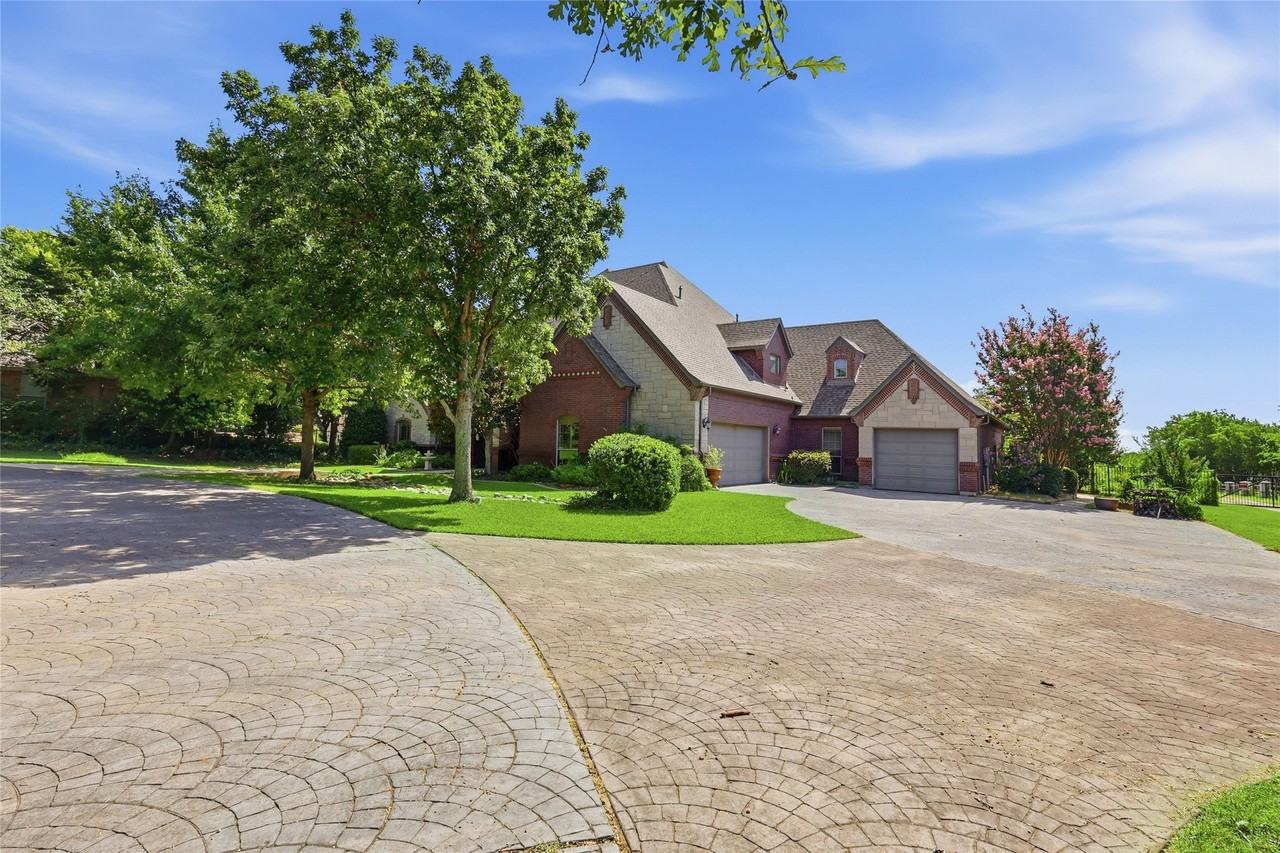 1453 Whitley Rd - Photo 4 of 36