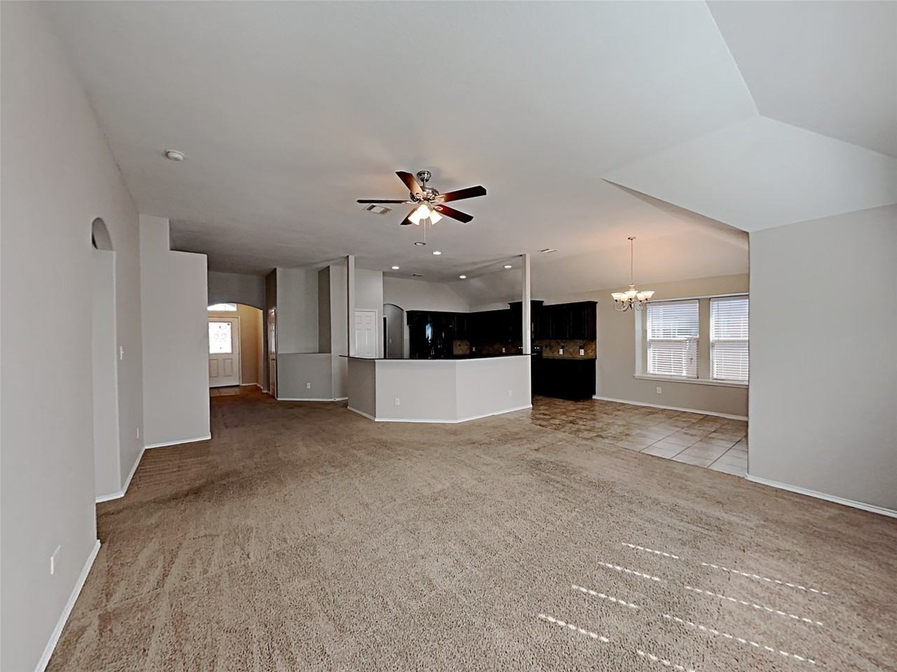 632 Hutchins Dr - Photo 4 of 16