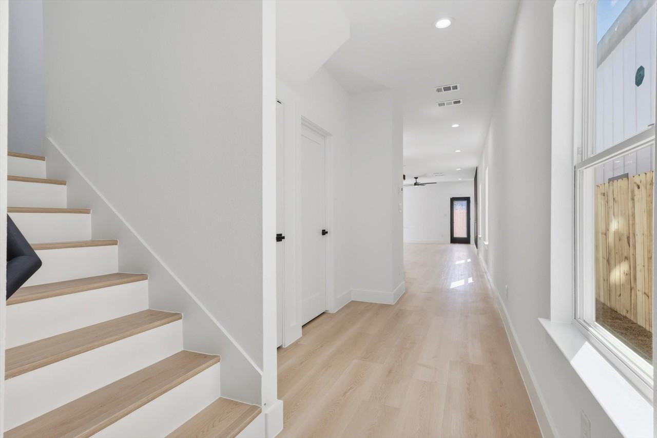 2534 Lowery St - Photo 6 of 17