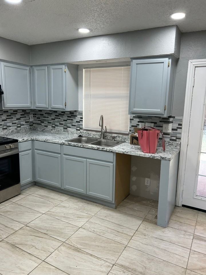 2319 Abbington Ln - Photo 7 of 15