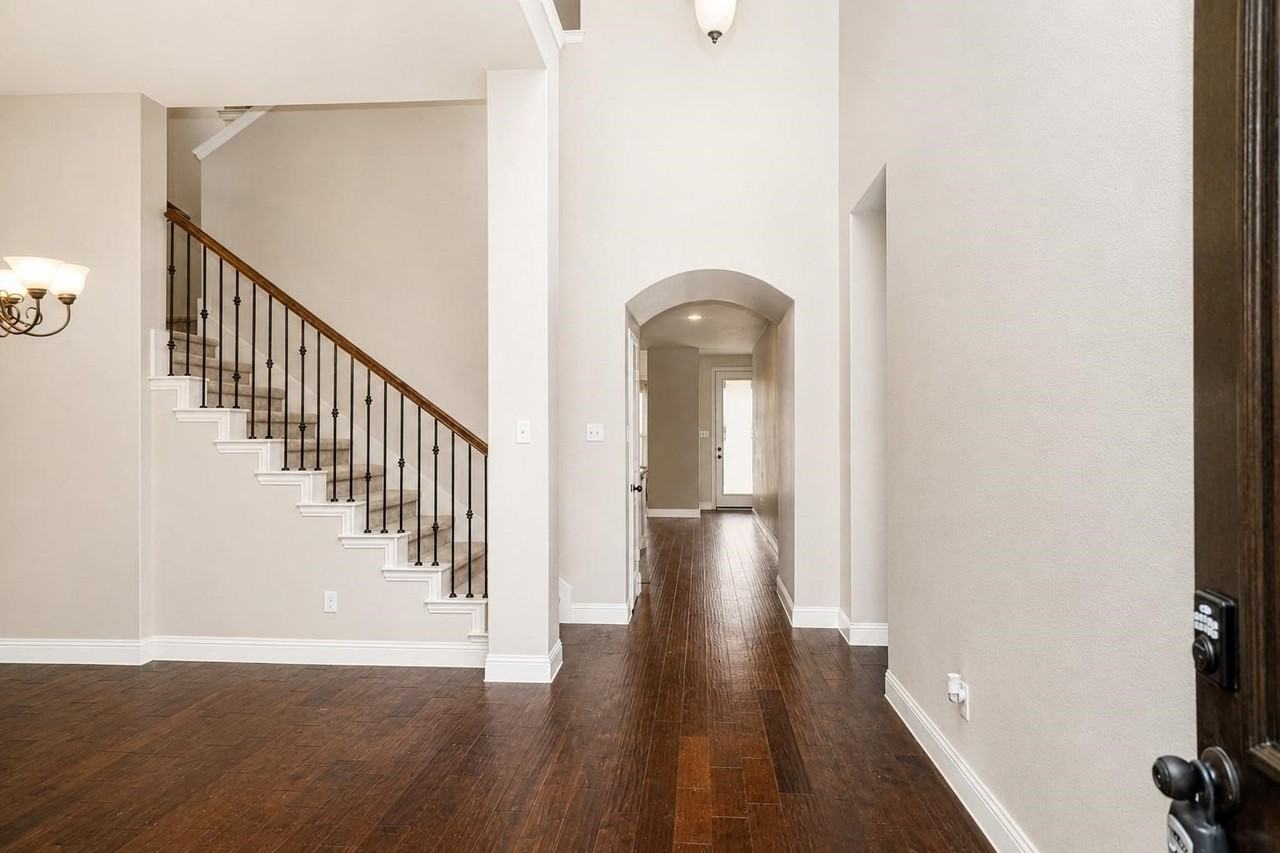 15704 Governors Island Way - Photo 6 of 35