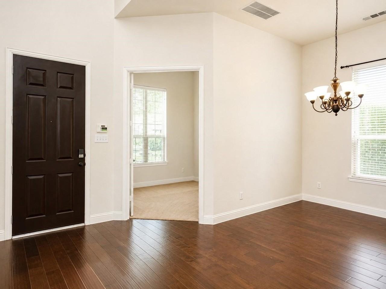 15704 Governors Island Way - Photo 7 of 35