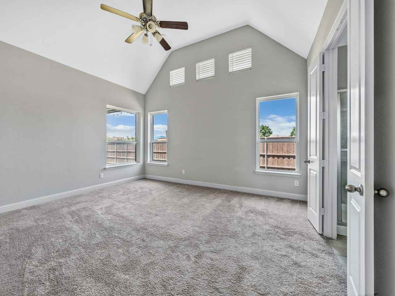 1121 Ranch Gate Ln - Photo 6 of 17