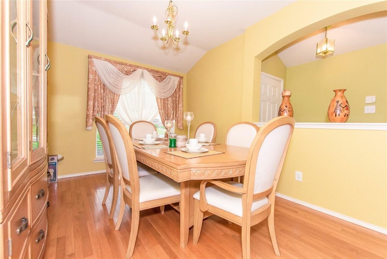 1008 Ashdon Ln - Photo 3 of 12