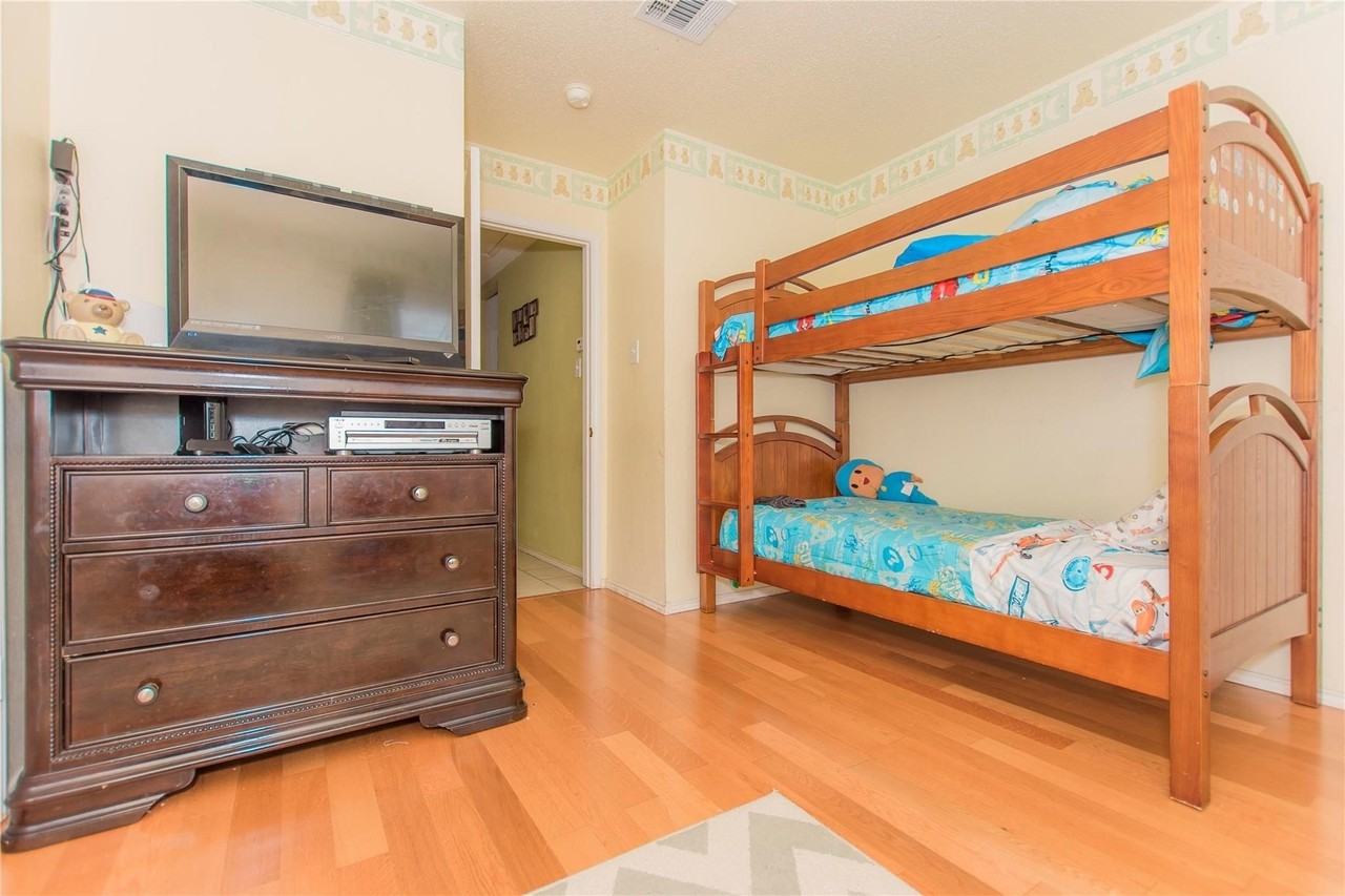 1008 Ashdon Ln - Photo 7 of 12