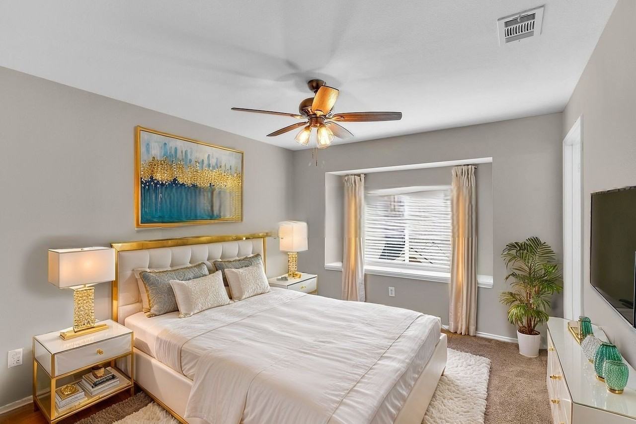 4729 Woodhaven Ln - Photo 2 of 38