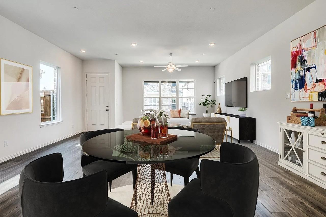 6205 Queens Path - Photo 2 of 30