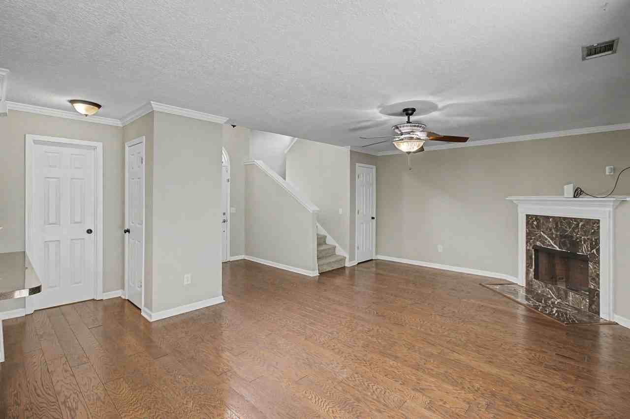 401 E Banks St #1 - Photo 3 of 31