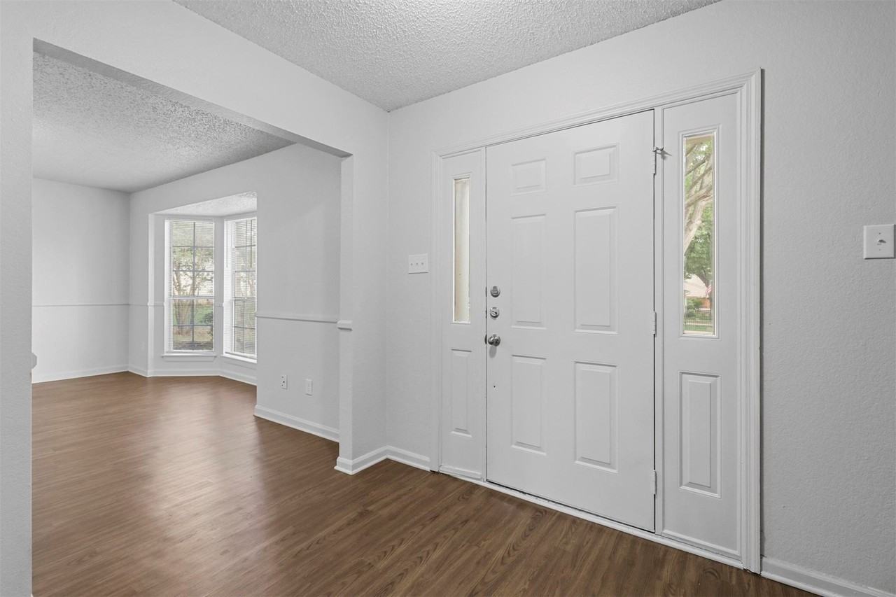 2313 Longmeadow St - Photo 4 of 39