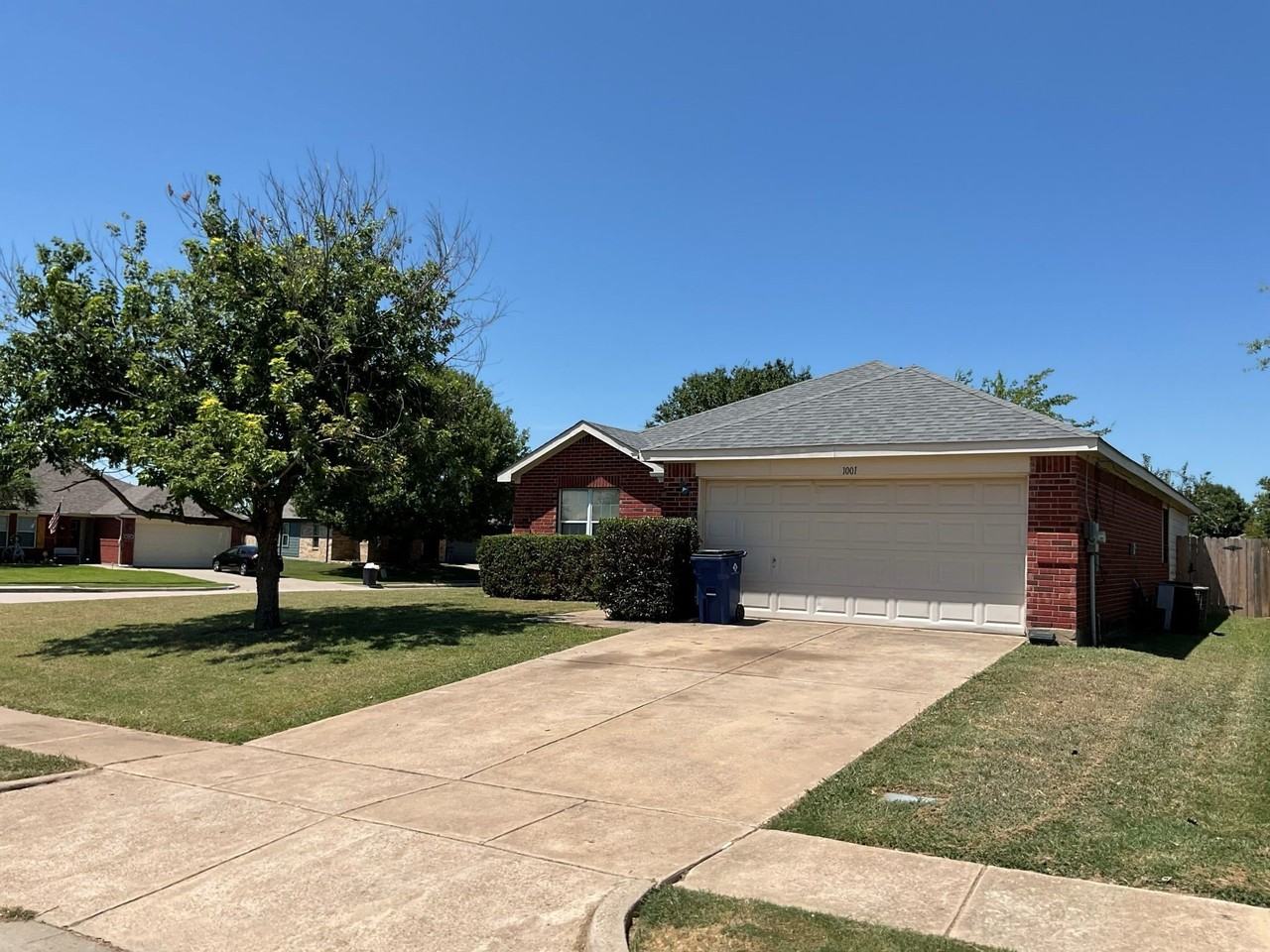 1001 Stockton Dr - Photo 2 of 40