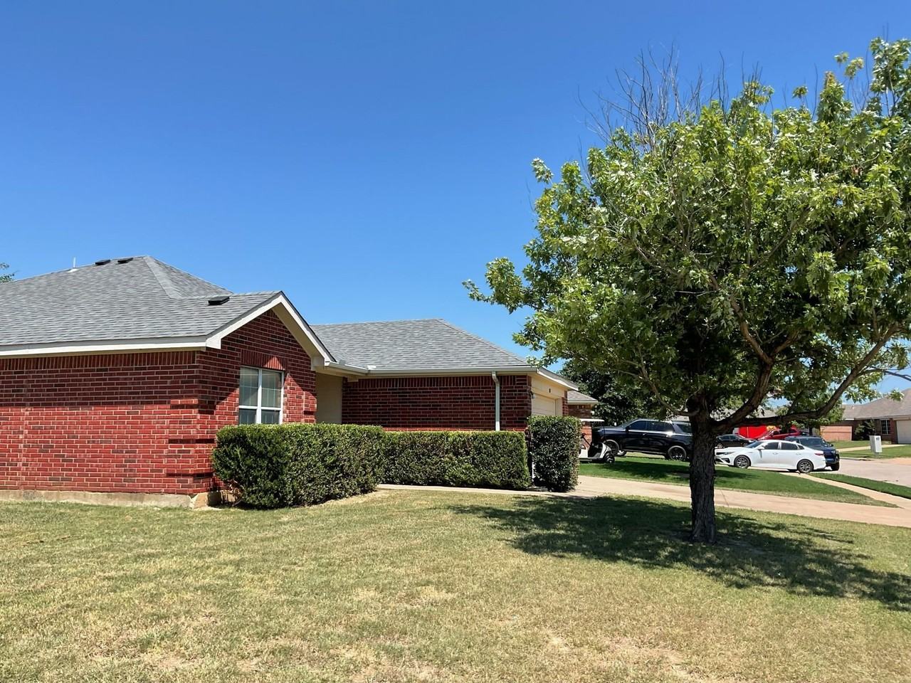1001 Stockton Dr - Photo 4 of 40