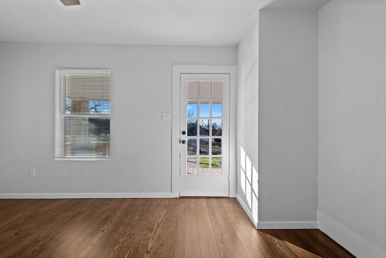71 Crown Rd - Photo 3 of 22