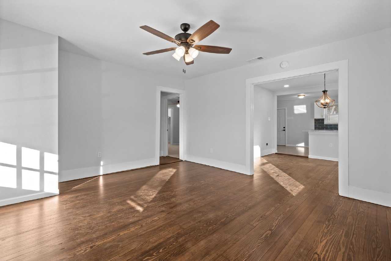 71 Crown Rd - Photo 5 of 22