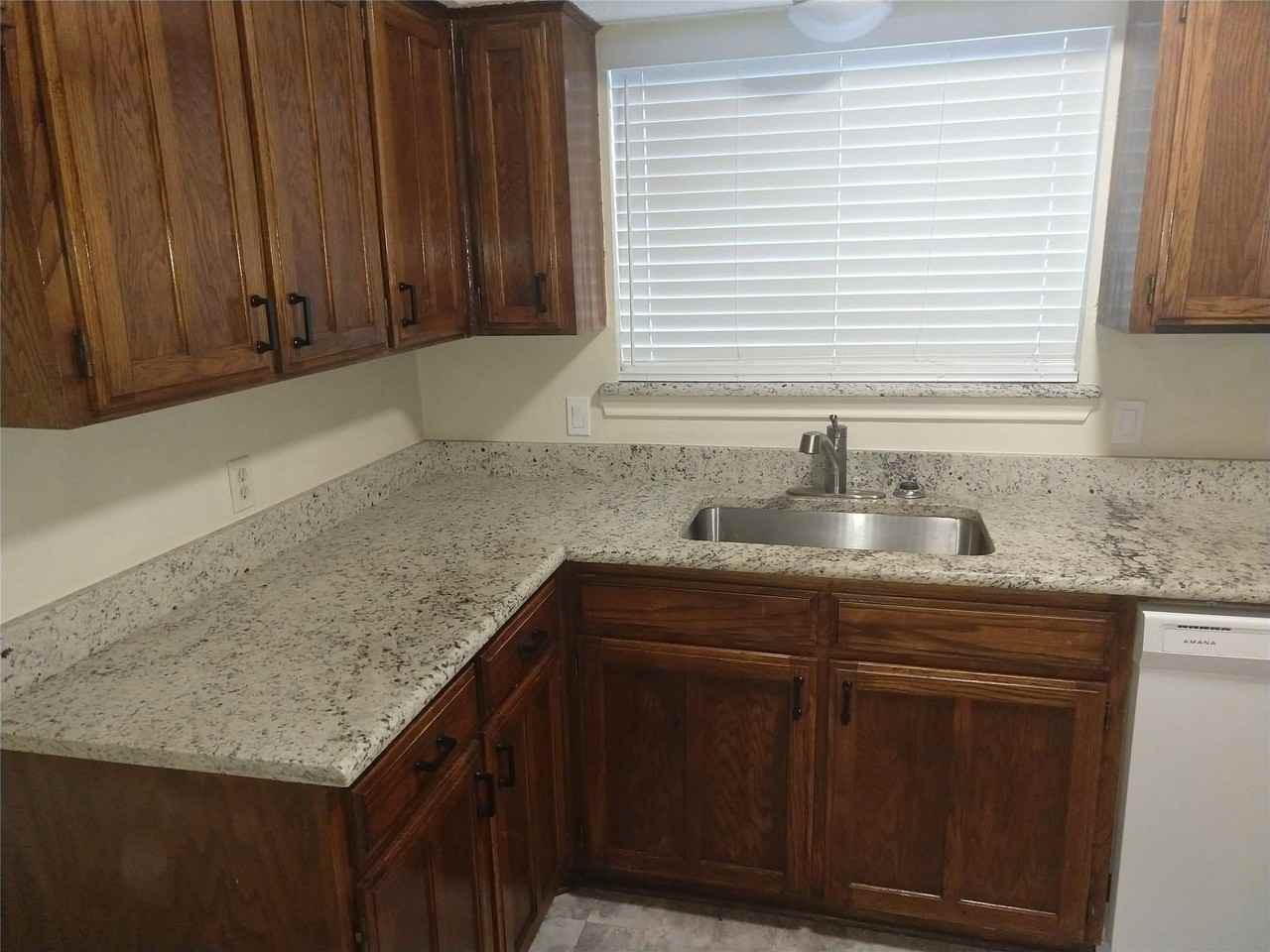 2110 Valleywood Dr - Photo 4 of 19