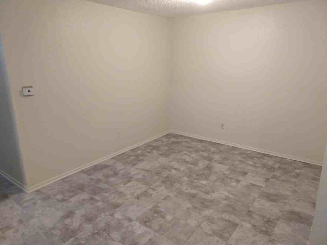 2110 Valleywood Dr - Photo 6 of 19
