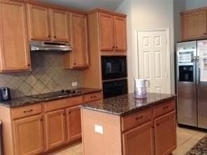 3520 Carlton St - Photo 4 of 15