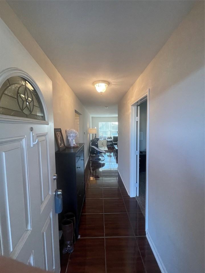 817 Bullock St - Photo 2 of 23
