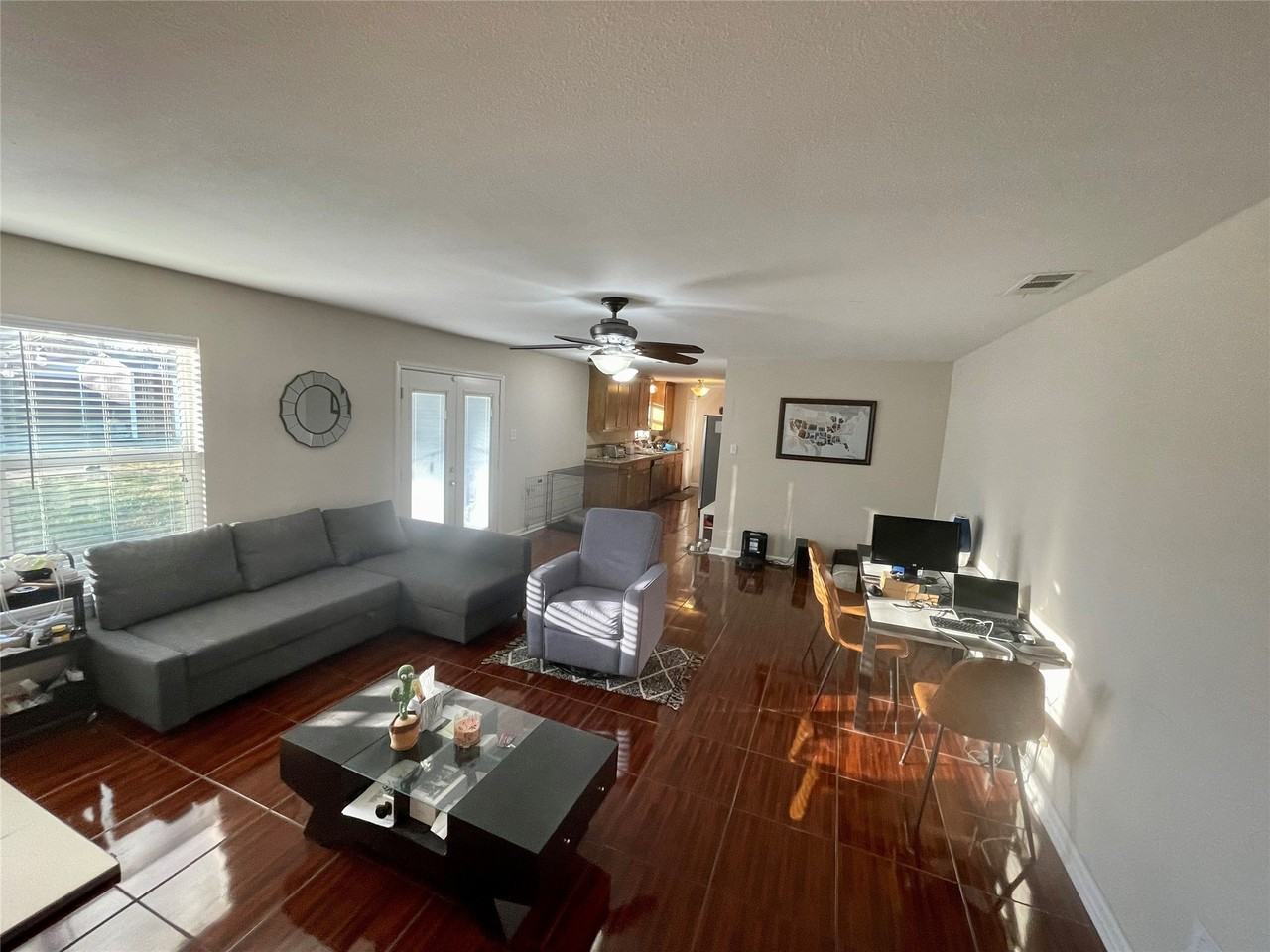 817 Bullock St - Photo 4 of 23