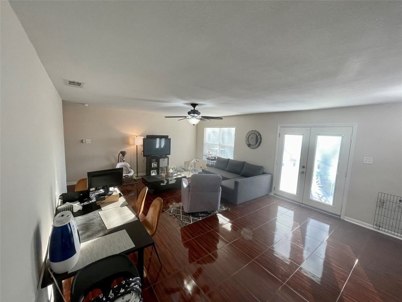 817 Bullock St - Photo 5 of 23