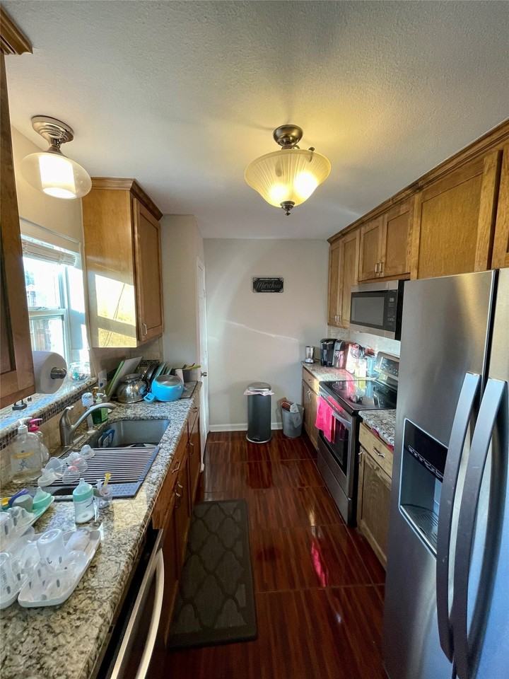 817 Bullock St - Photo 7 of 23