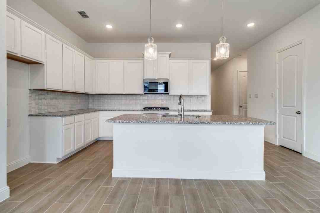 3813 Cherry Hills Dr - Photo 3 of 13
