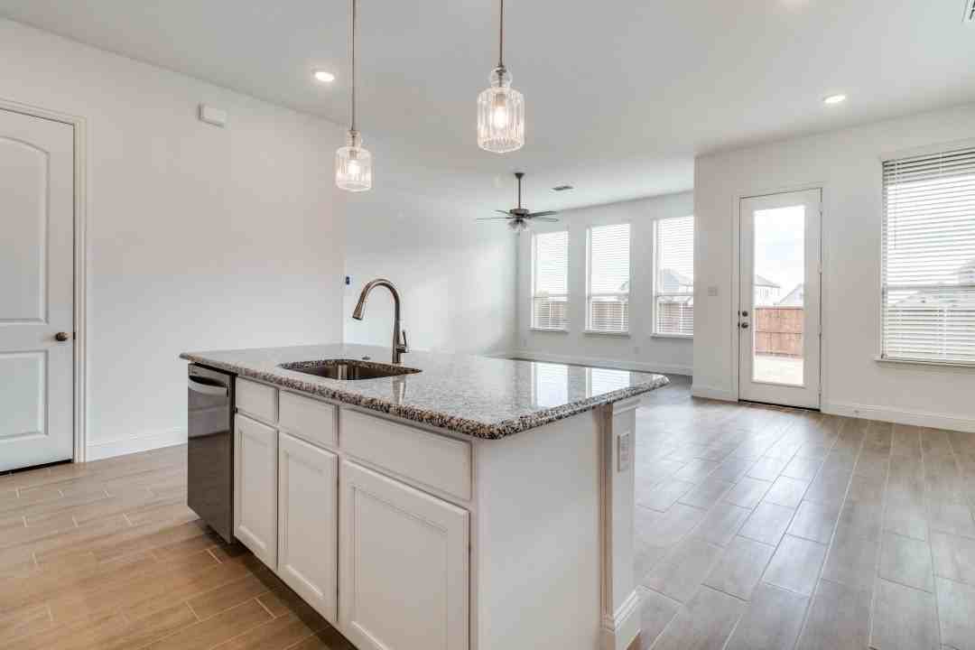 3813 Cherry Hills Dr - Photo 4 of 13