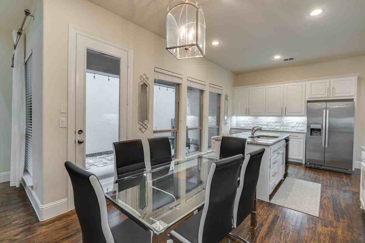 625 Surrey Ln - Photo 6 of 19