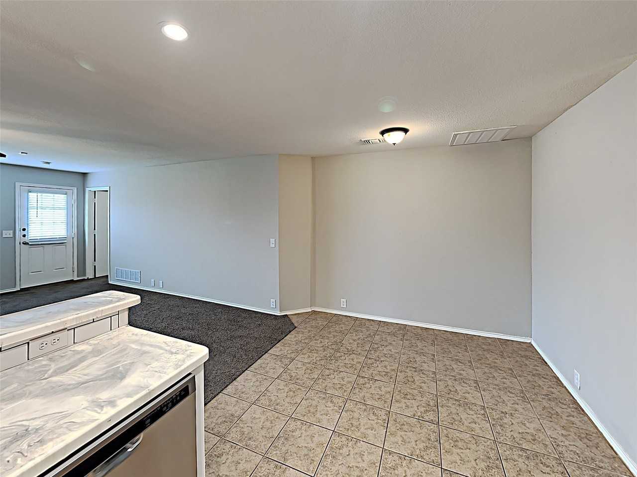8901 King Ranch Dr - Photo 4 of 16