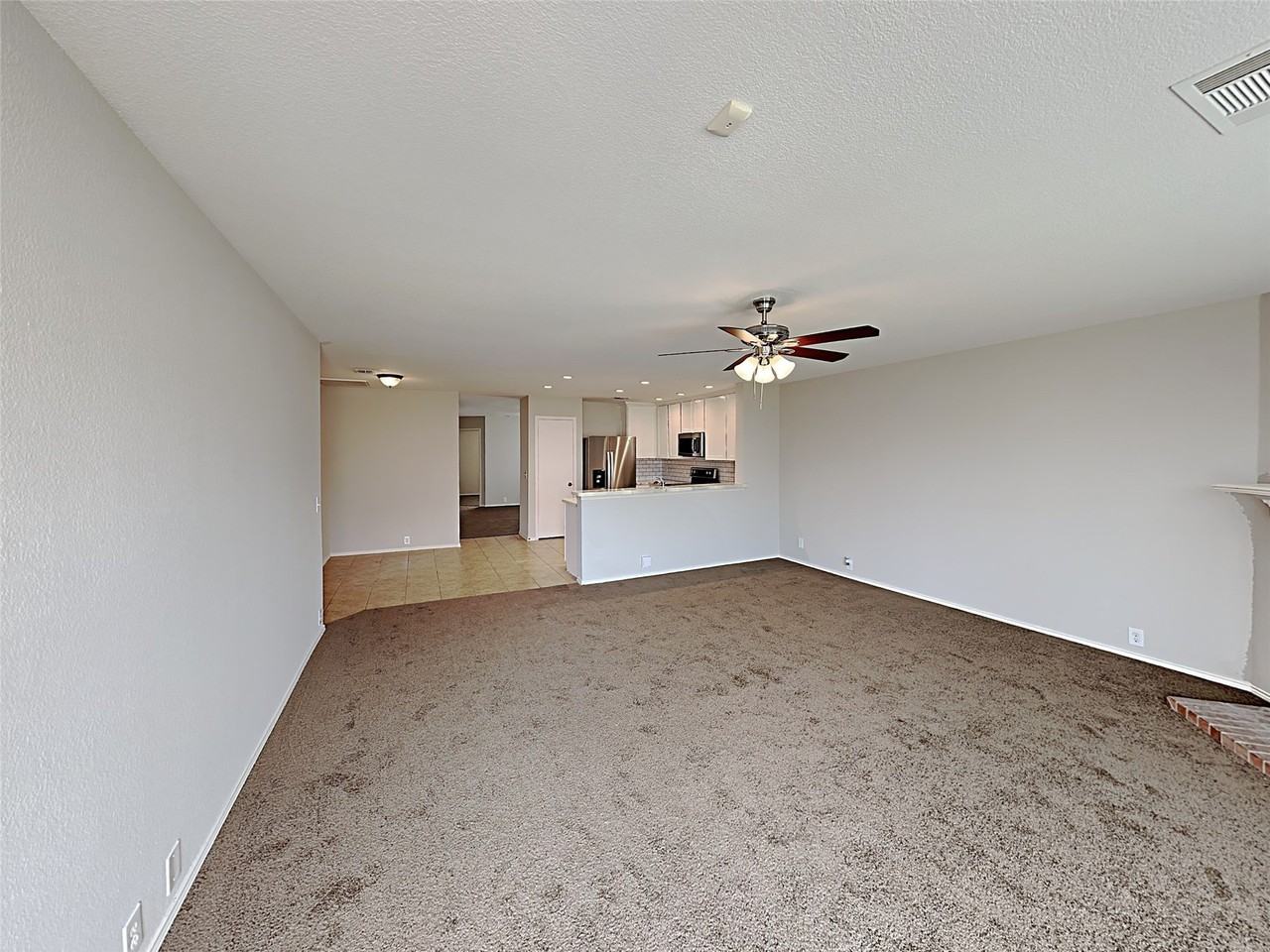 8901 King Ranch Dr - Photo 5 of 16