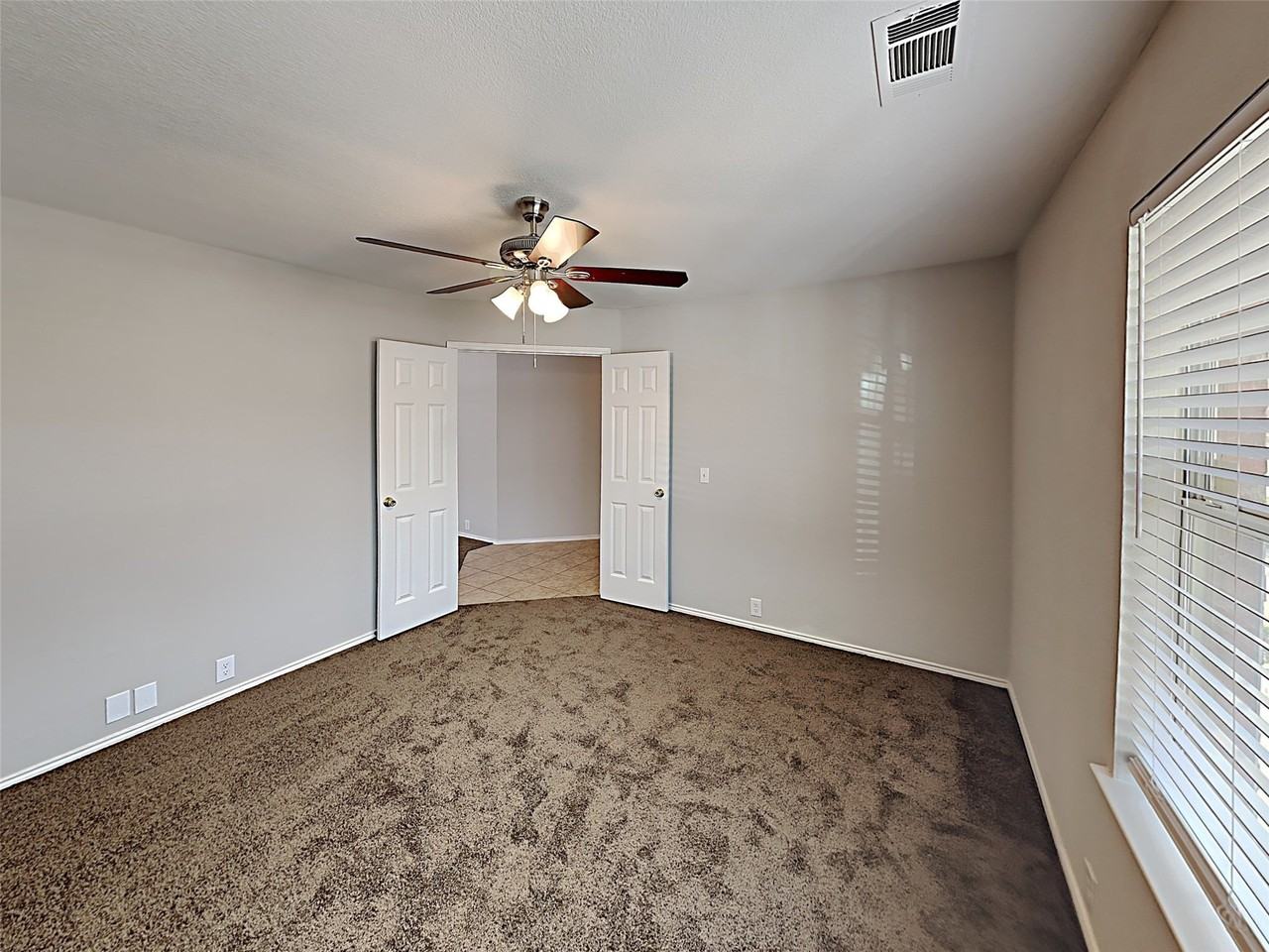 8901 King Ranch Dr - Photo 6 of 16
