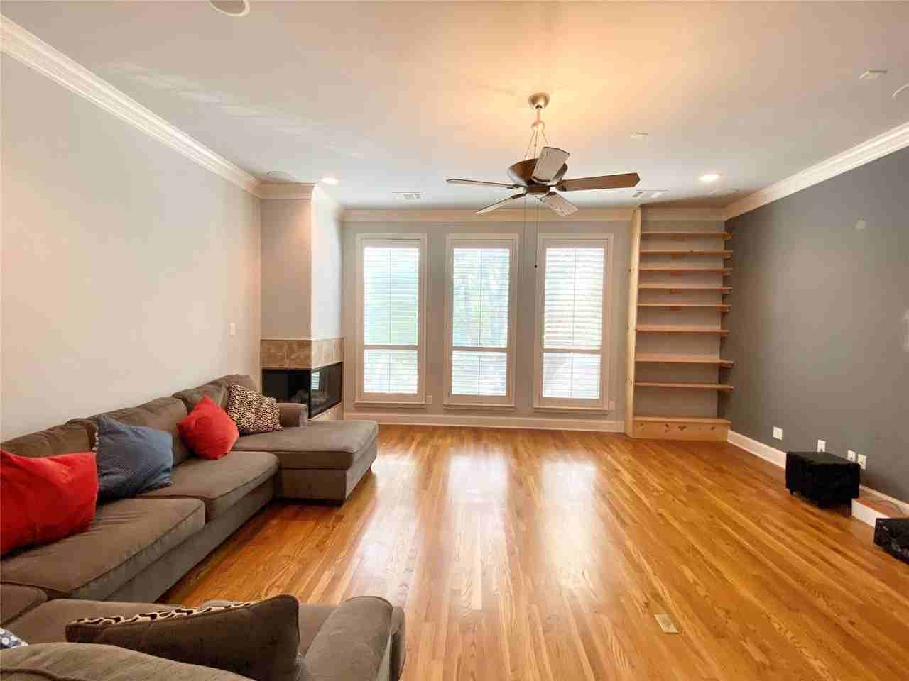 1430 Pecos St - Photo 3 of 9