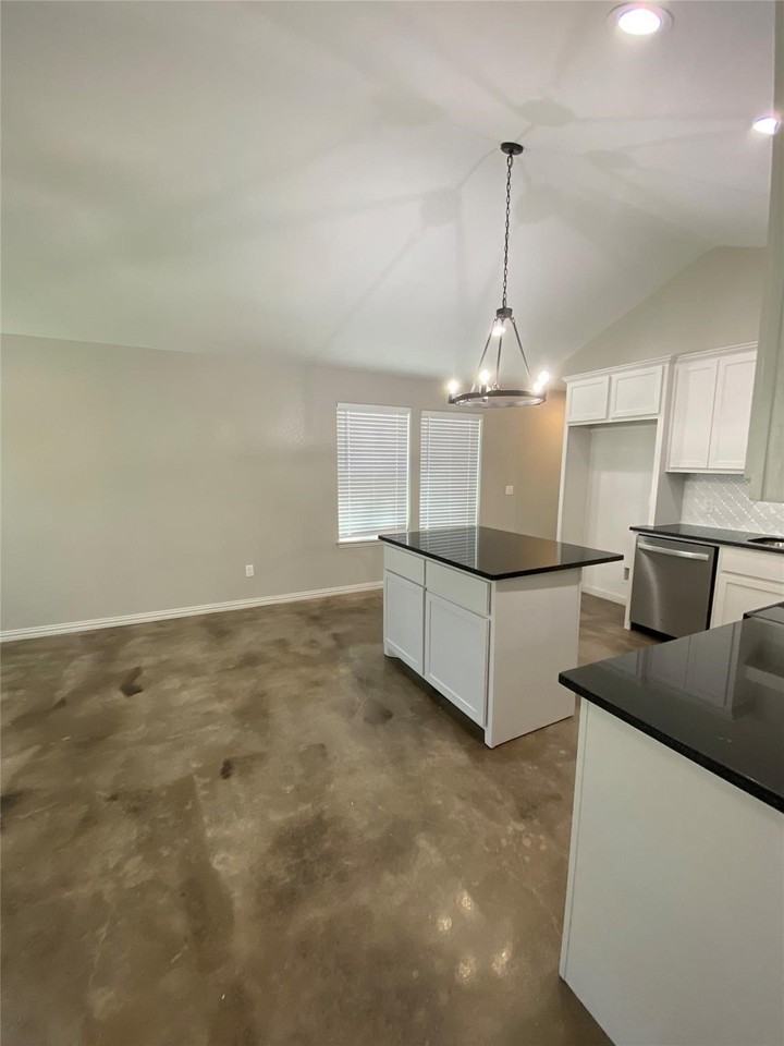 1017 S Scullin Ave - Photo 3 of 10