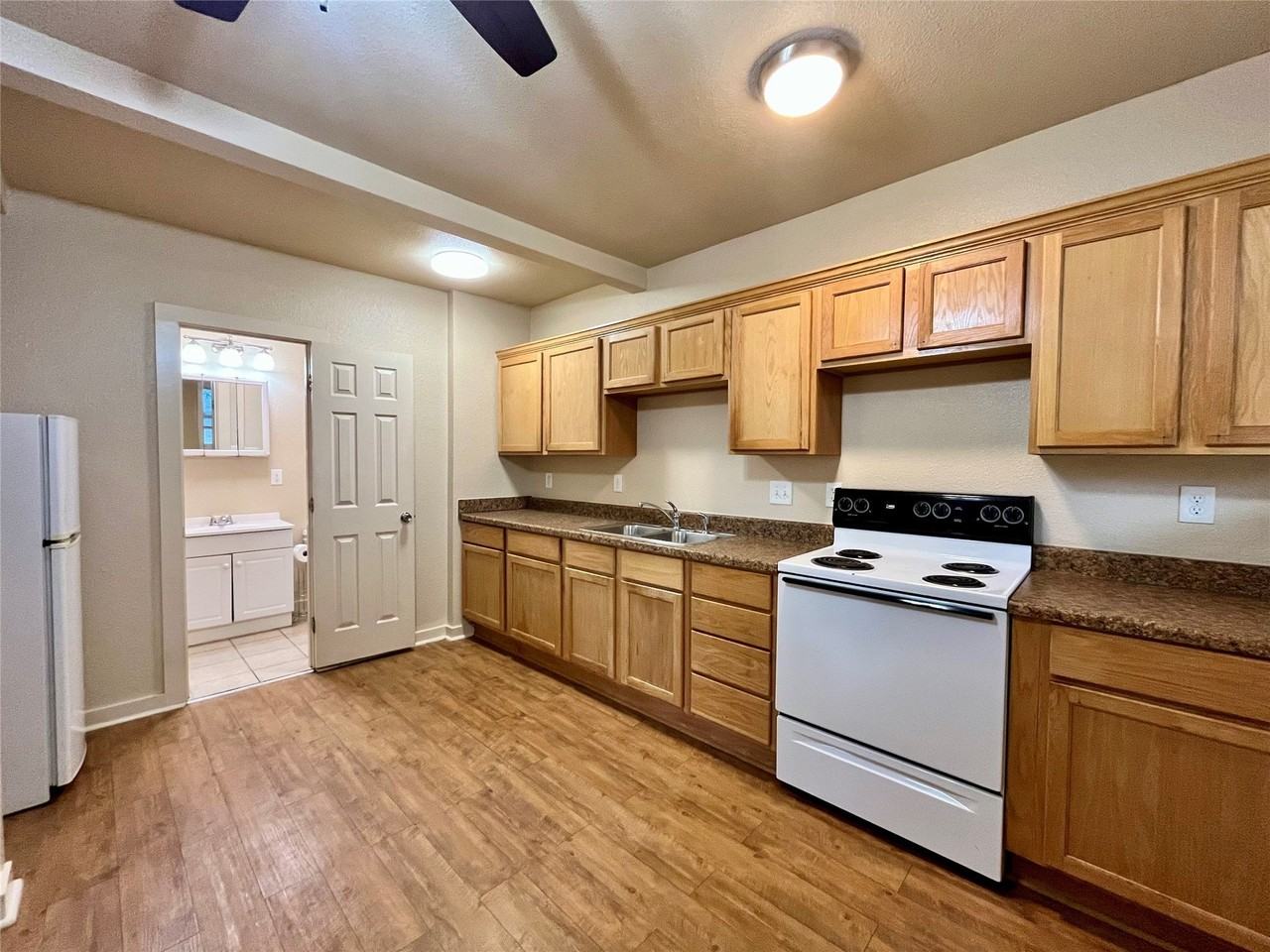 301 Amarillo St - Photo 6 of 10