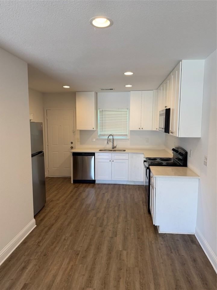 3511 Elm Grove Rd - Photo 3 of 6