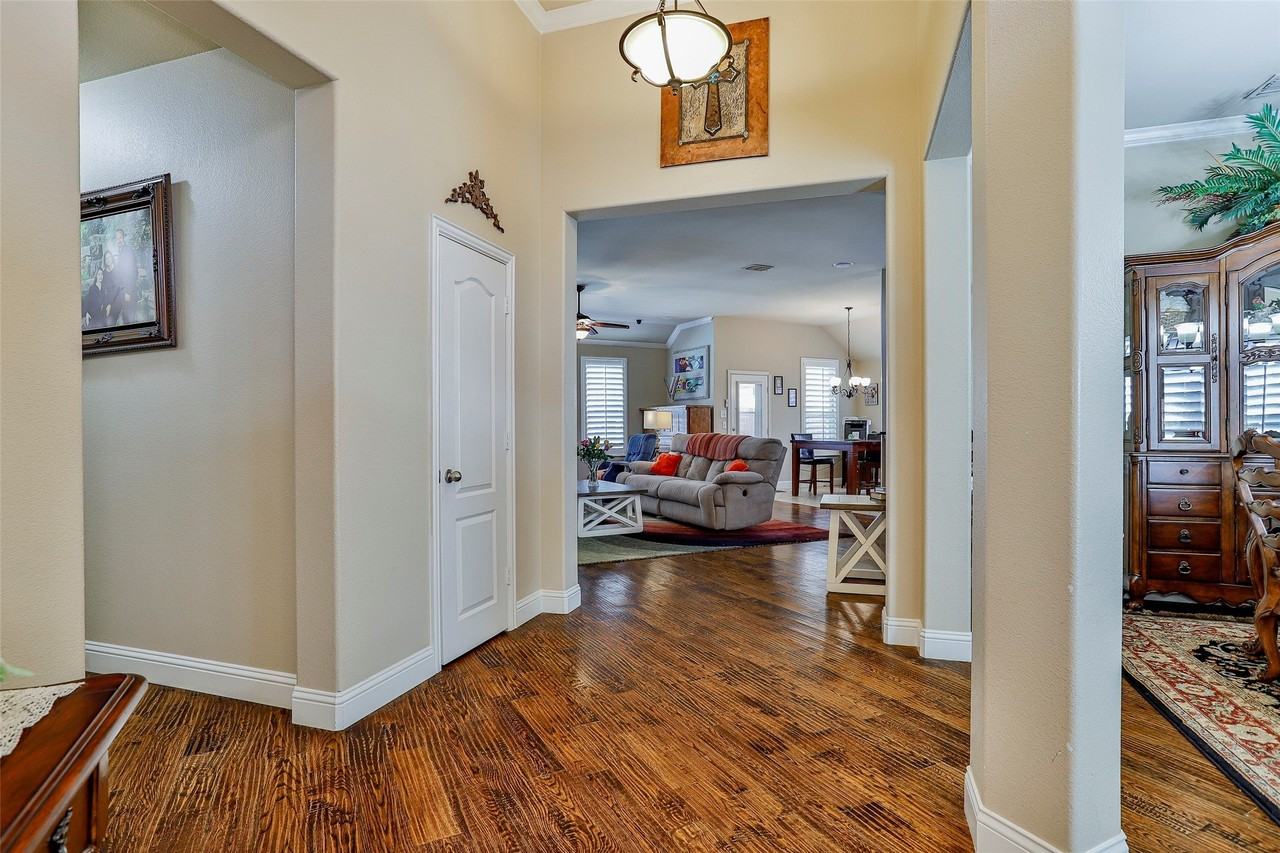 3513 Oliver Dr - Photo 3 of 31