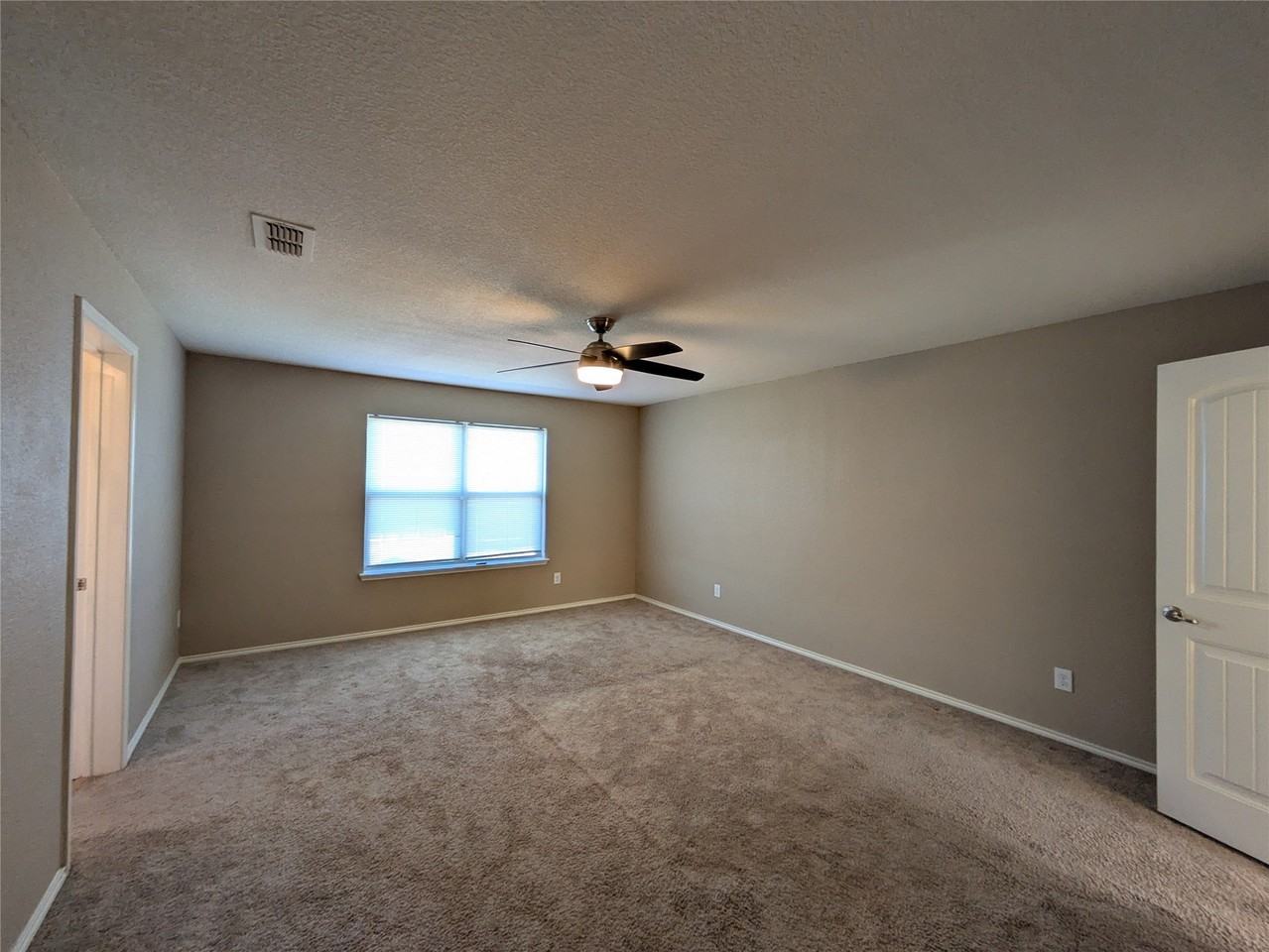 4115 Indian Paintbrush Ln - Photo 7 of 34