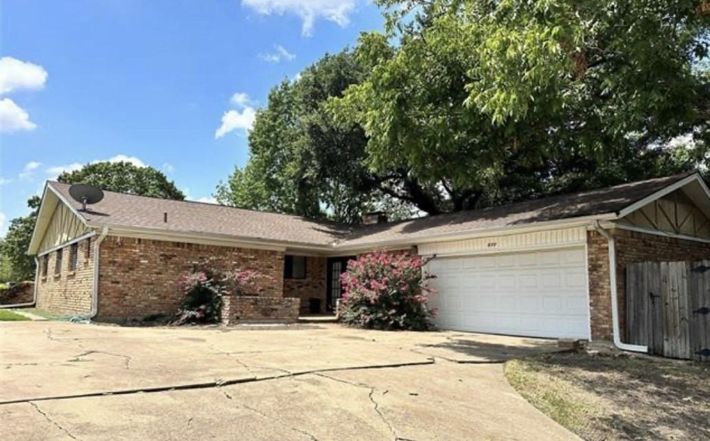 830 Windsor Pl - Photo 2 of 6