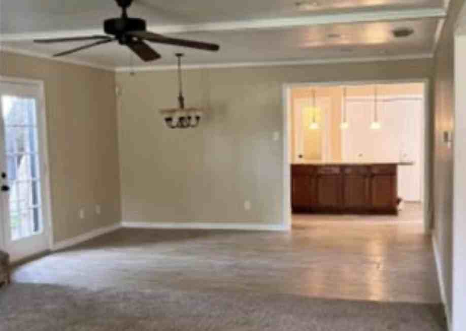 830 Windsor Pl - Photo 4 of 6