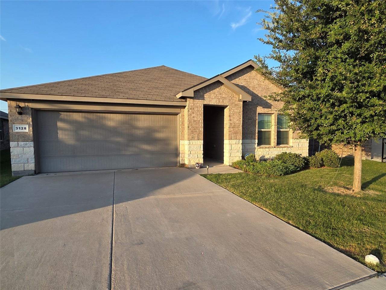 3128 Winoak Dr
