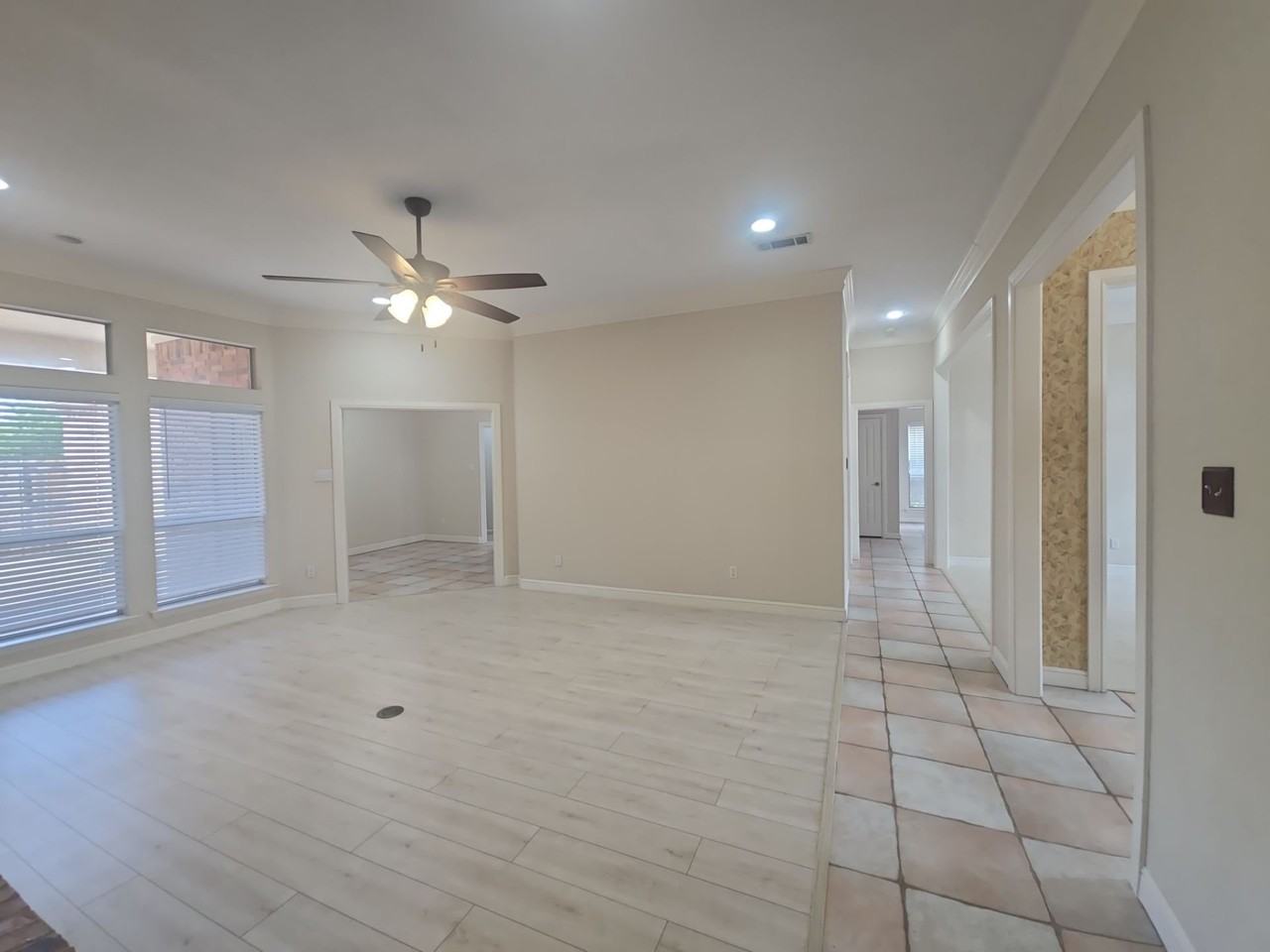 6376 Newport Ct - Photo 6 of 26