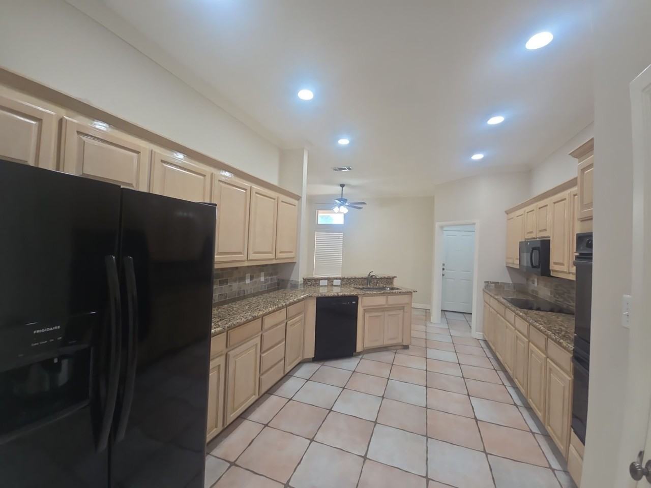 6376 Newport Ct - Photo 7 of 26