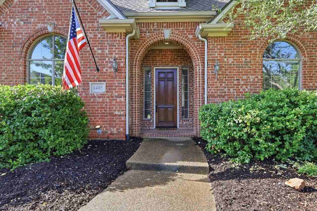 1405 Salado Dr - Photo 2 of 38