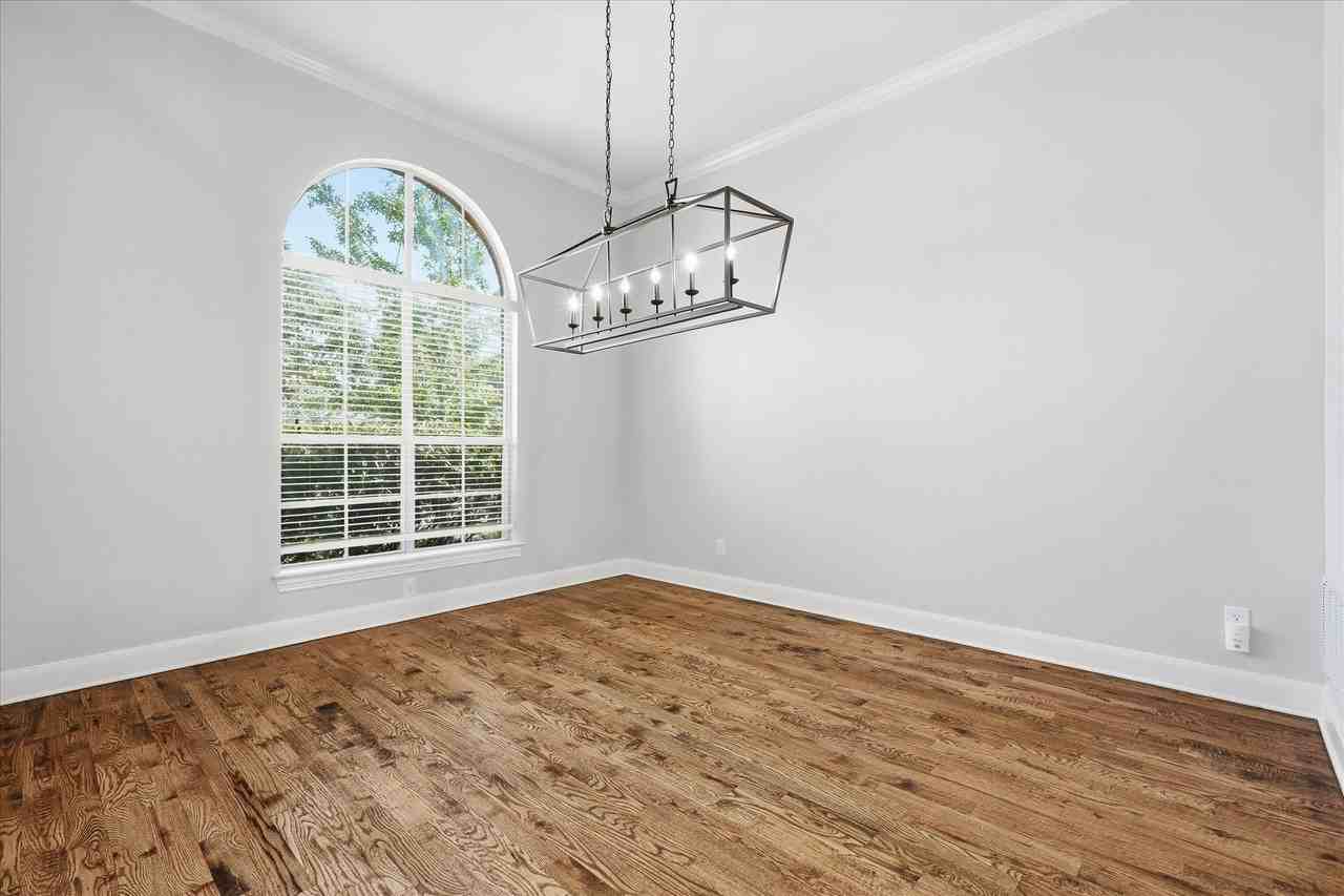 1405 Salado Dr - Photo 7 of 38
